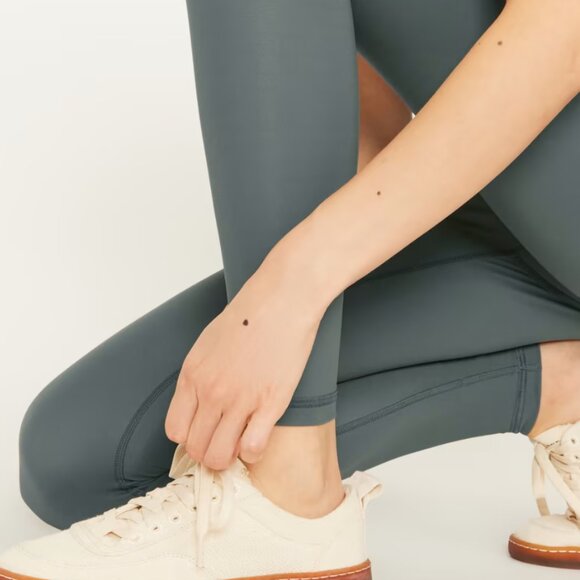 Everlane - The Perform Legging - Pine - M - Picture 5 of 6